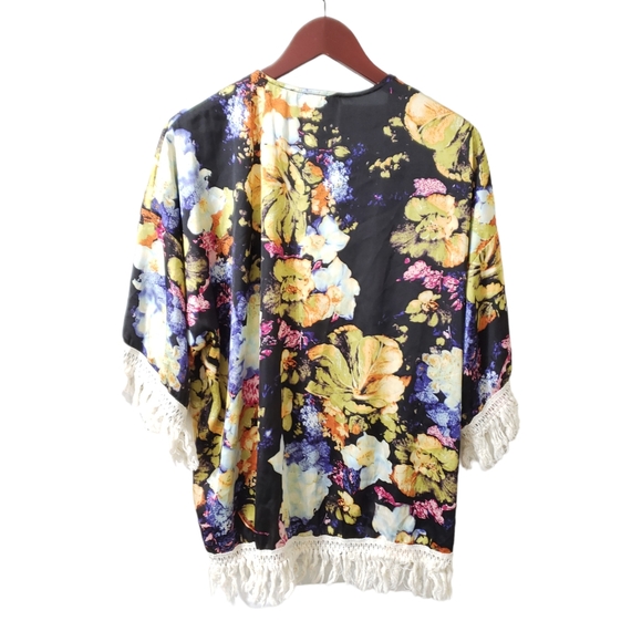 Gimmick by BKE Floral Boho Poncho Open Front Whimsigoth Sz XS - Picture 3 of 12